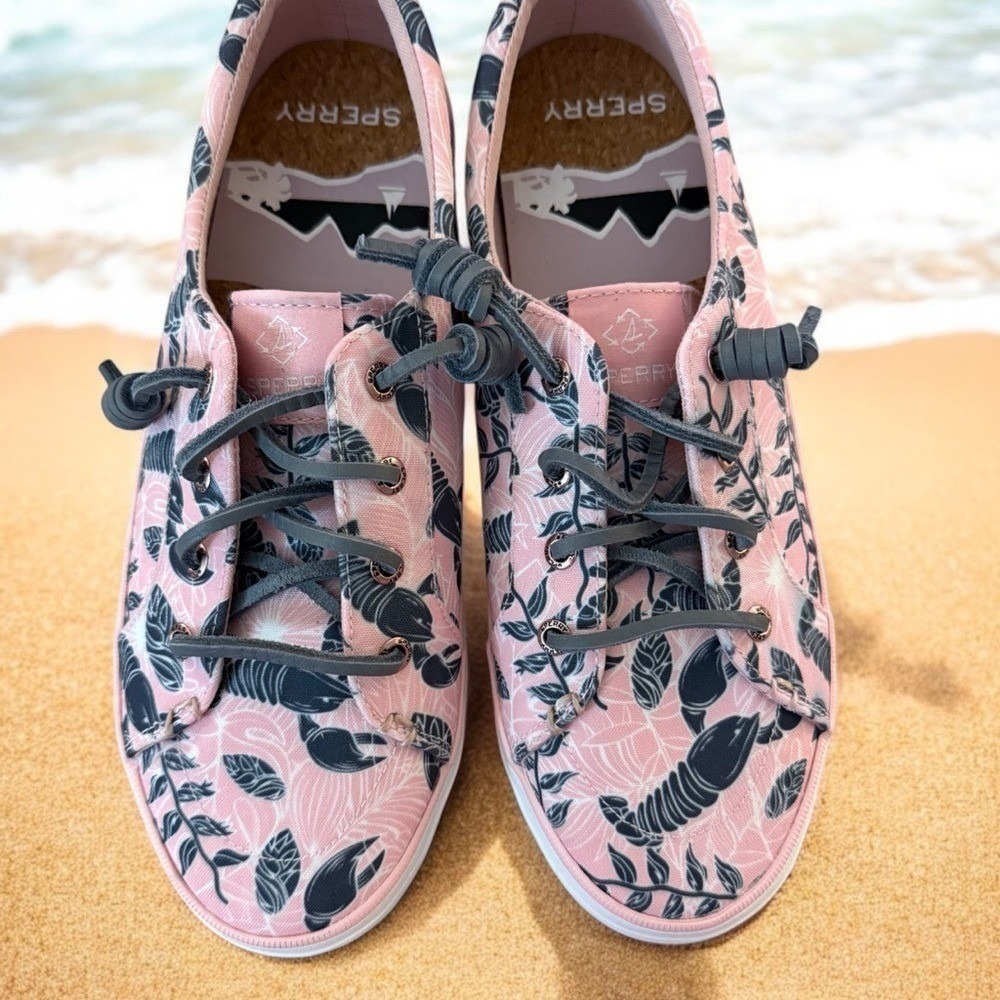 Sperry Women's SeaCycled Crest VibeResort Sneaker  size 8
